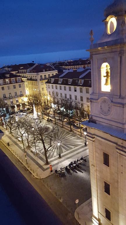 A Terrace On A Topfloor With A View Lisbon Bagian luar foto